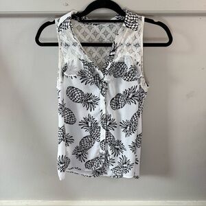 Candie’s Pineapple Print Sleeveless Top - Black & White Collared Button Up